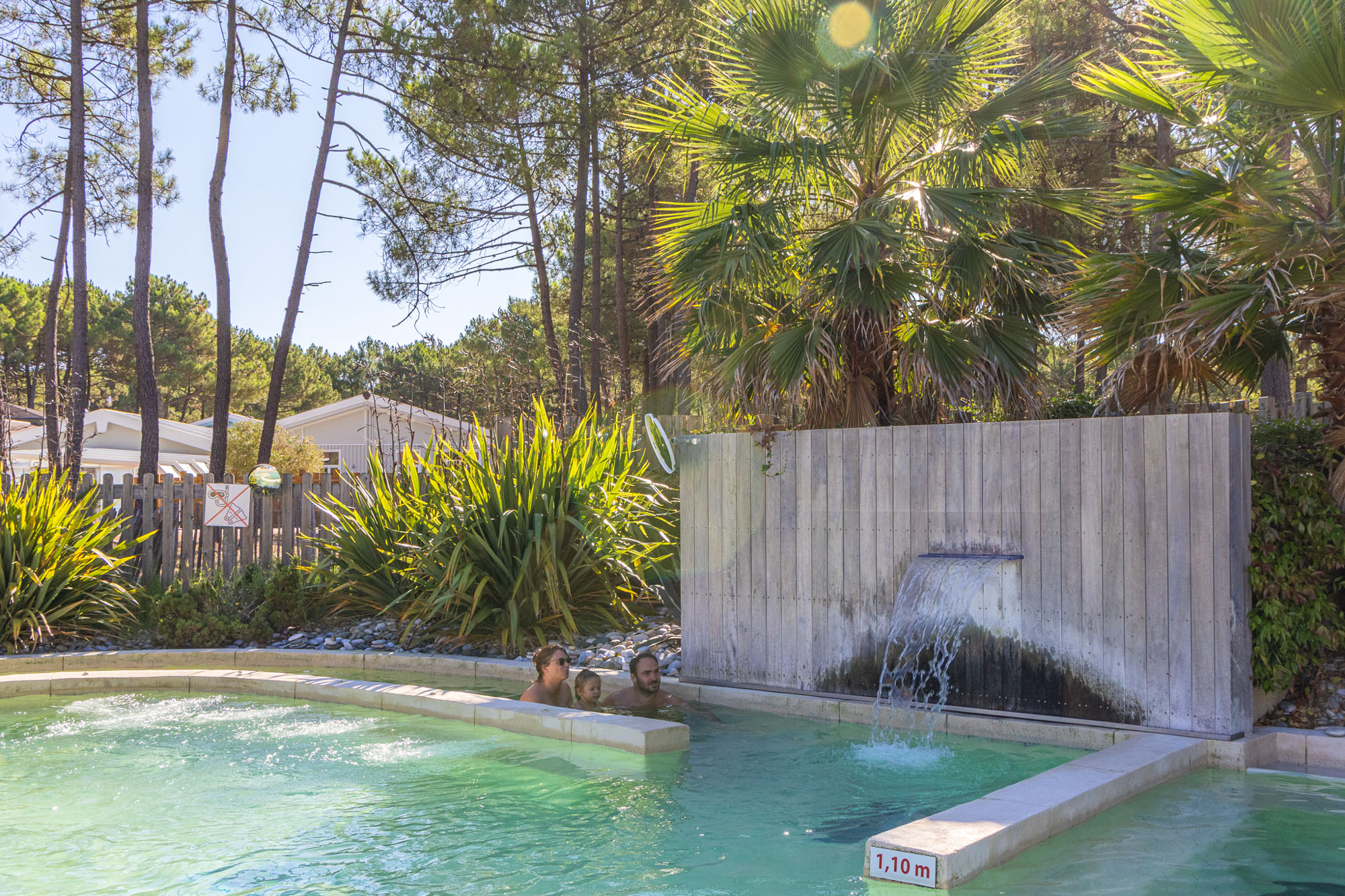 camping familiale naturiste avec piscine